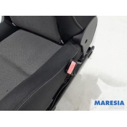 Peugeot - 207 - Sitz rechts