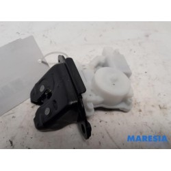Renault - Kadjar - Tailgate lock mechanism
