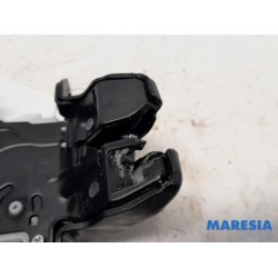 Renault - Kadjar - Tailgate lock mechanism