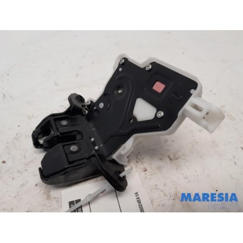 Renault - Kadjar - Tailgate lock mechanism