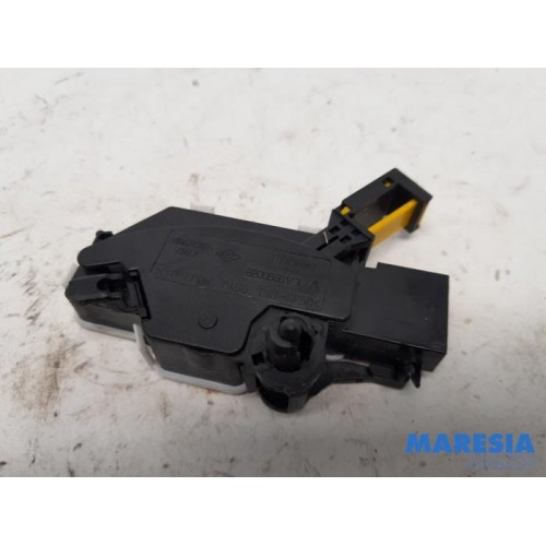 Renault - Kadjar - Clutch switch