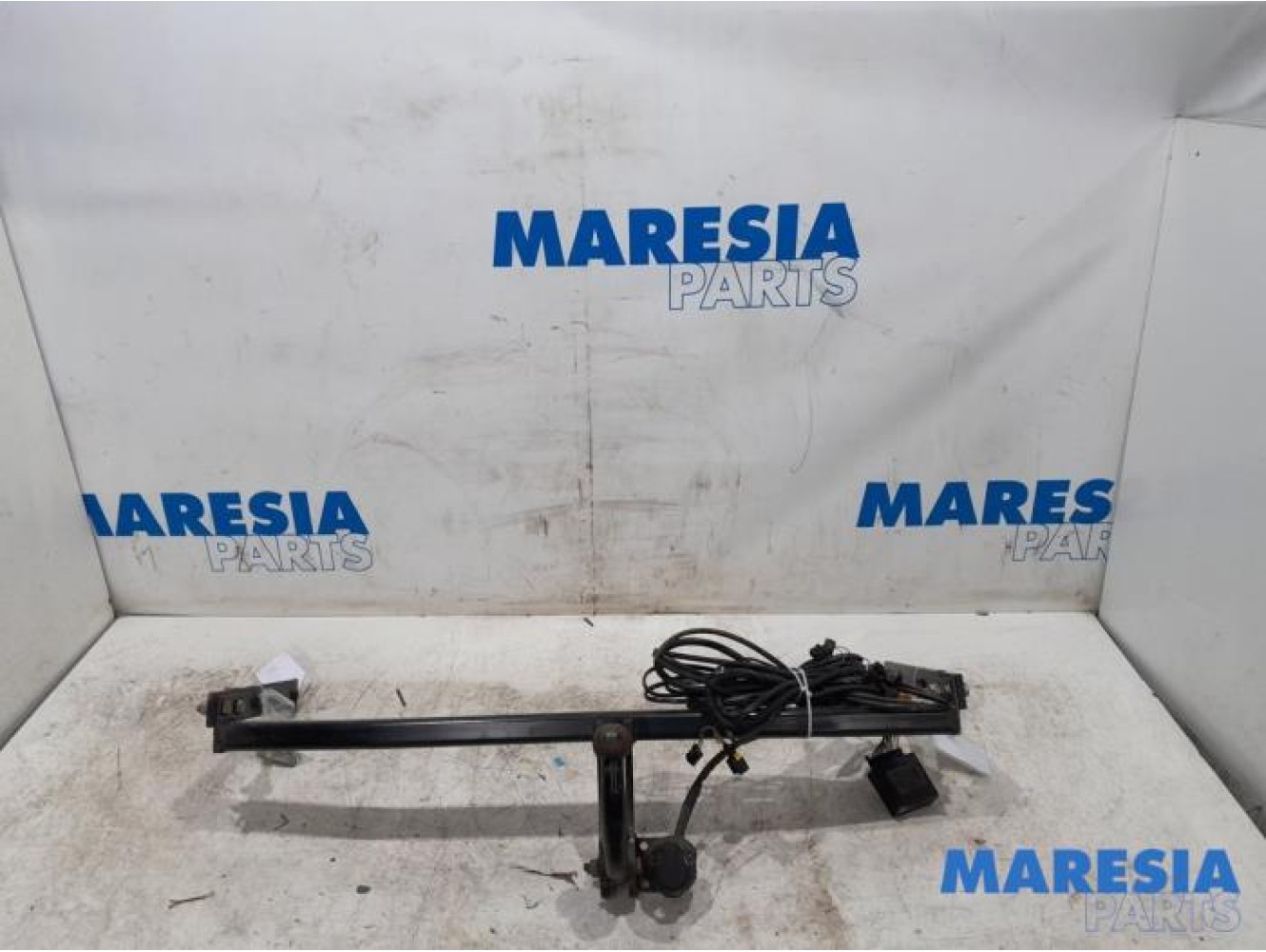 Renault - Scenic - Towbar