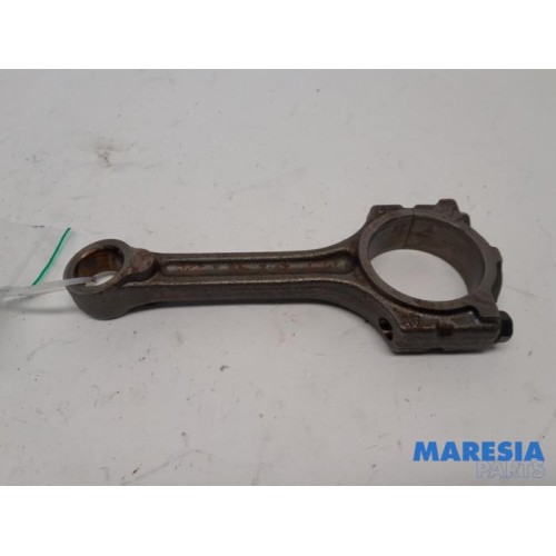 Renault - Clio - Connecting rod