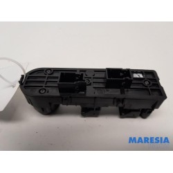 Alfa Romeo - Giulietta - Multi-functional window switch
