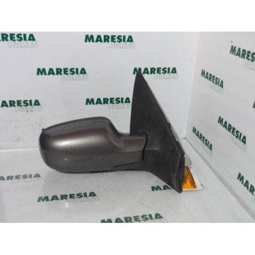 Renault - Megane - Wing mirror, right