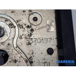 Alfa Romeo - Giulietta - Tailgate lock mechanism
