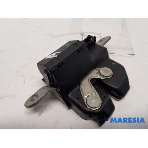 Alfa Romeo - Giulietta - Tailgate lock mechanism