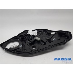 Alfa Romeo - Giulietta - Rear door window mechanism 4-door, right