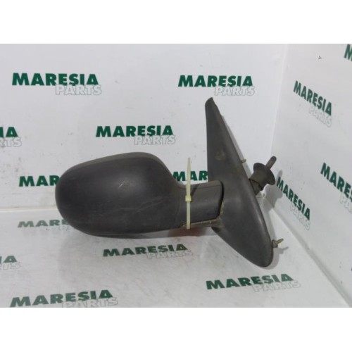 Renault - Megane - Wing mirror, right
