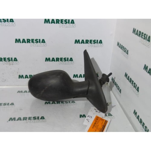 Renault - Megane - Wing mirror, right