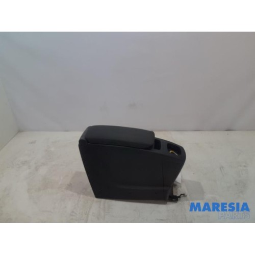 Renault - Grand Scenic - Middle console