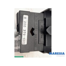Renault - Kangoo - AIH headlight switch