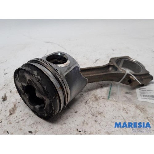 Renault - Megane Scenic - Piston