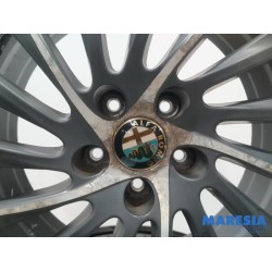 Alfa Romeo - Giulietta - Sportvelgenset + banden