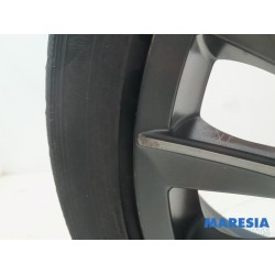 Alfa Romeo - Giulietta - Sportvelgenset + banden