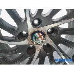 Alfa Romeo - Giulietta - Sportvelgenset + banden