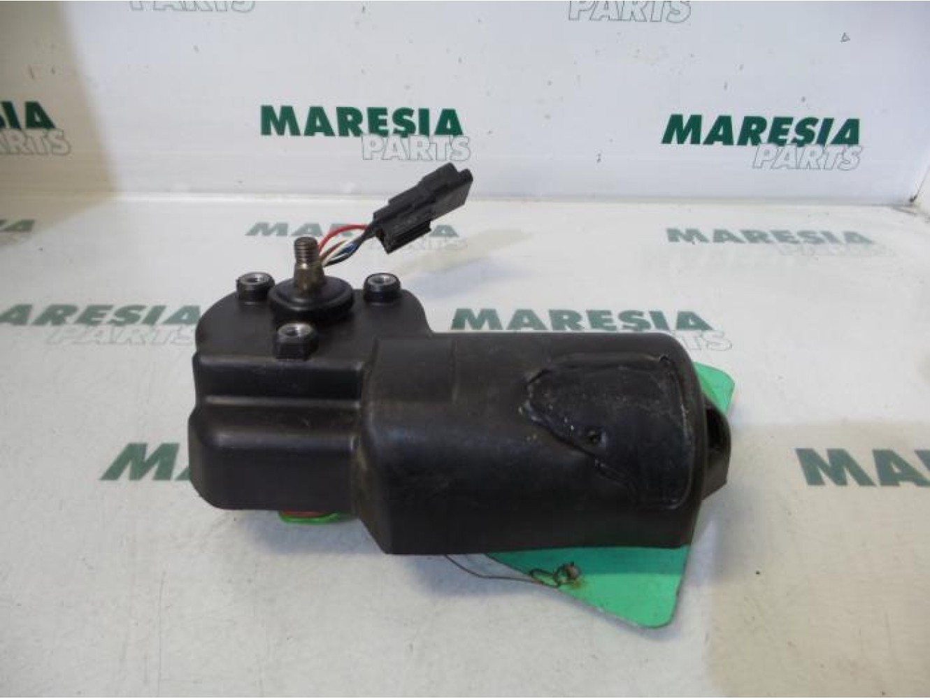 Renault - Clio - Front wiper motor