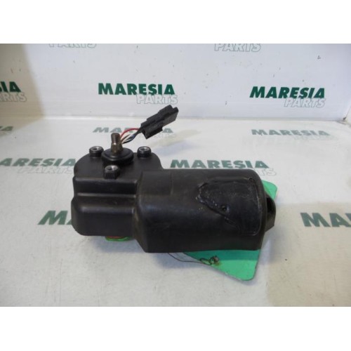 Renault - Clio - Front wiper motor