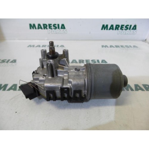 Renault - Clio - Front wiper motor