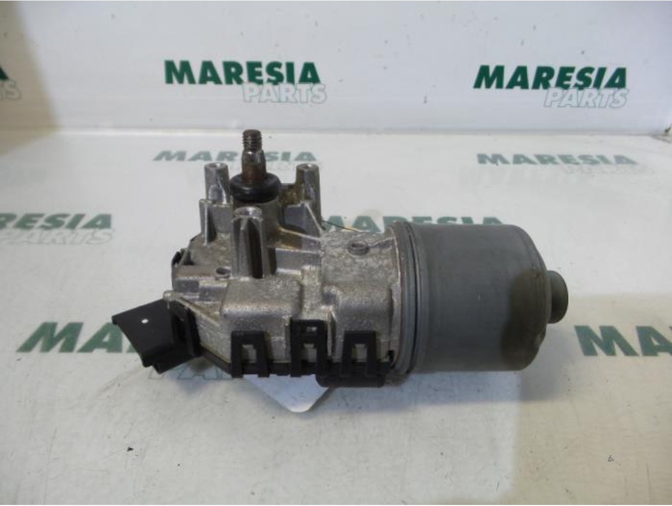 Renault - Clio - Front wiper motor