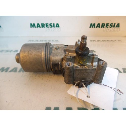 Renault - Clio - Front wiper motor