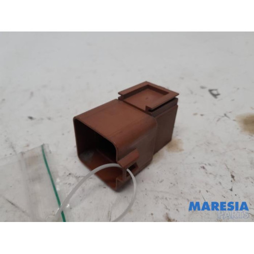 Peugeot - 207 - Relay