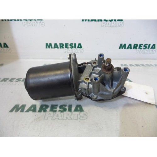 Renault - Clio - Front wiper motor