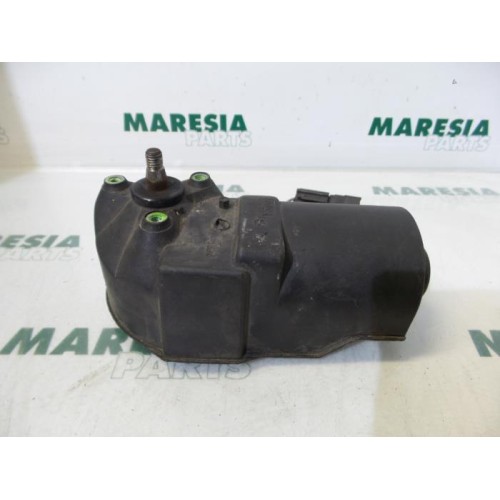 Renault - Clio - Front wiper motor