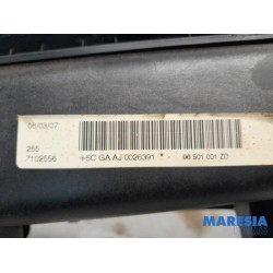Peugeot - 207 - Airbag knie links