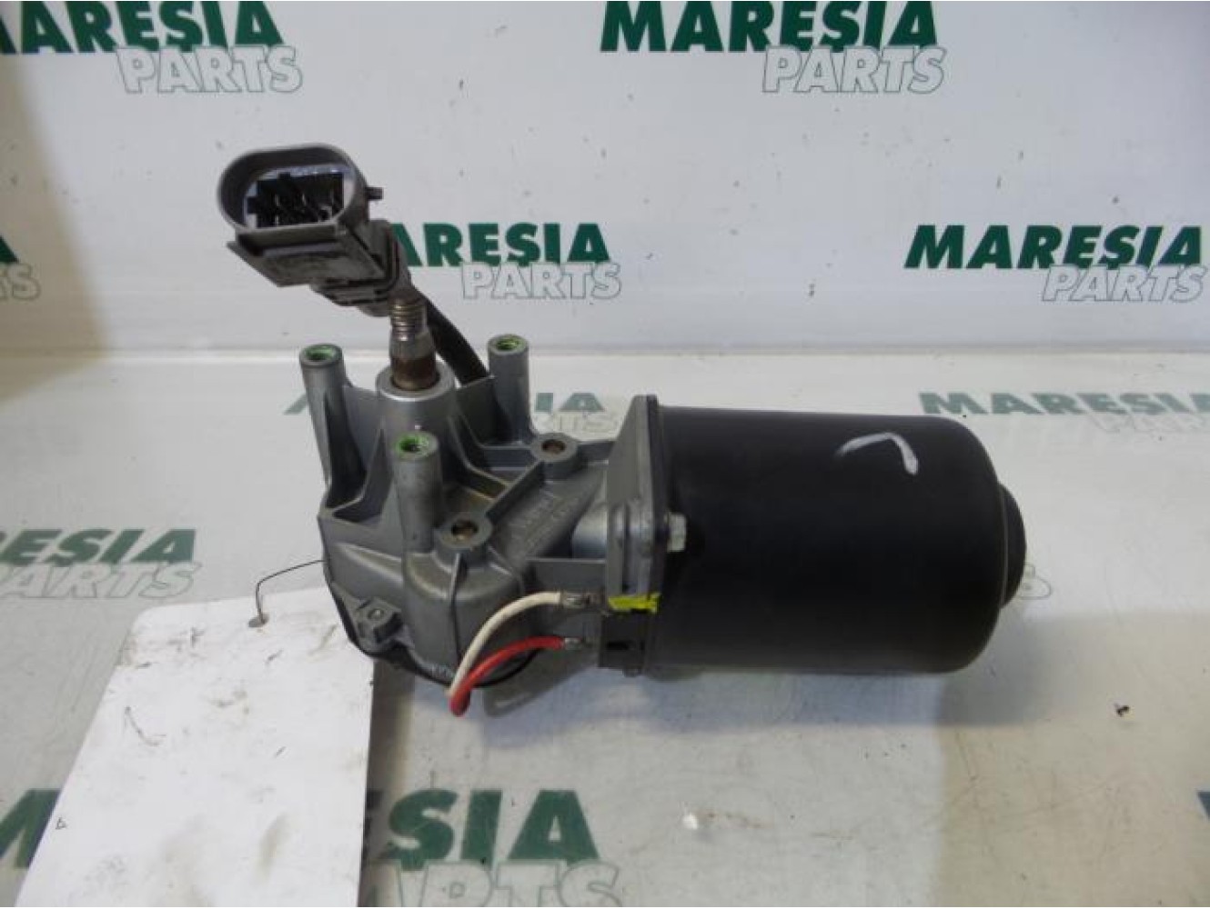 Renault - Clio - Front wiper motor