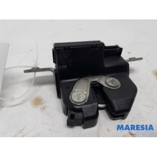 Fiat - Punto - Tailgate lock mechanism