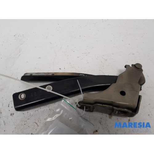 Fiat - Punto - Bonnet Hinge