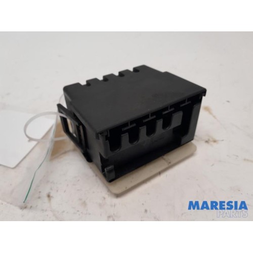 Peugeot - 207 - Fuse box