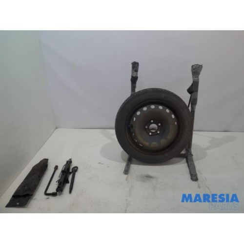 Renault - Grand Scenic - Krikset + reservewiel