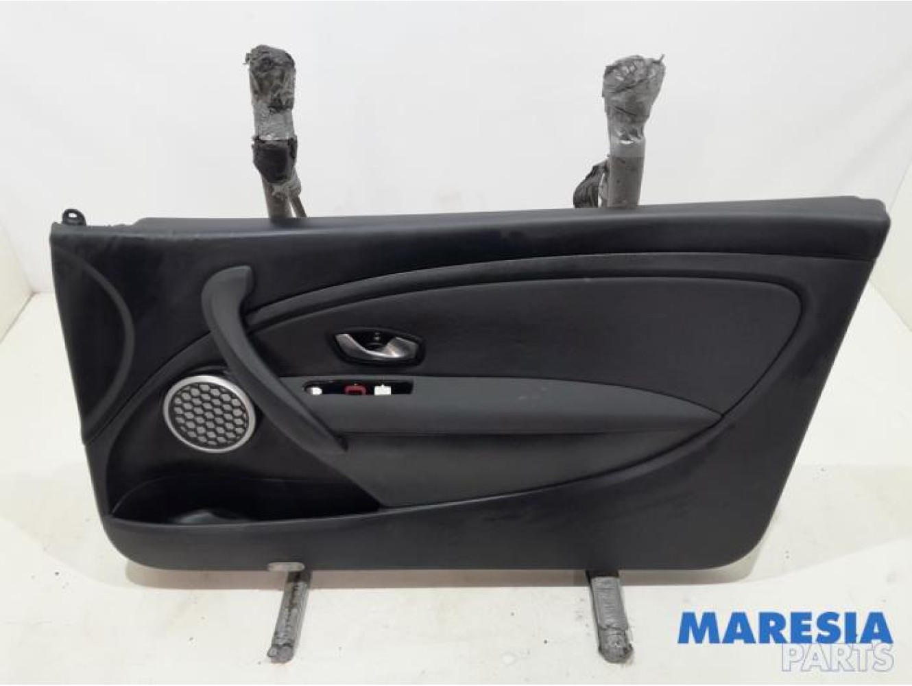 Renault - Megane - Door trim 2-door, right