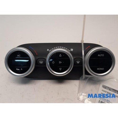 Alfa Romeo - Giulietta - Panneau de commandes chauffage