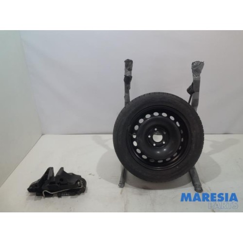 Renault - Megane - Krikset + reservewiel