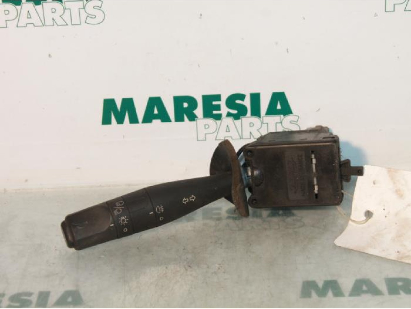 Peugeot - Partner - Indicator switch