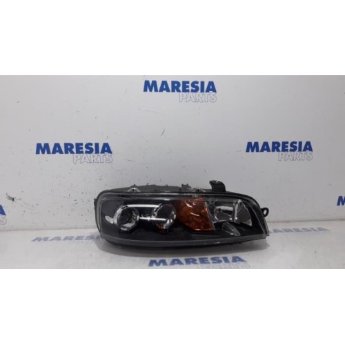 Fiat - Punto - Headlight, right