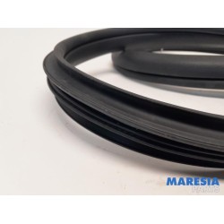 Alfa Romeo - Giulietta - Portierrubber 4Deurs links-achter