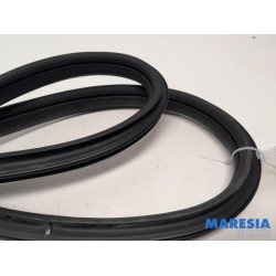 Alfa Romeo - Giulietta - Portierrubber 4Deurs rechts-achter