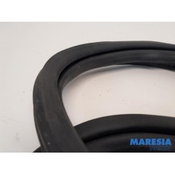 Alfa Romeo - Giulietta - Tailgate seal