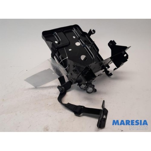 Fiat - Panda - Battery box