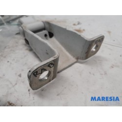 Renault - Kangoo - Rear door hinge, right