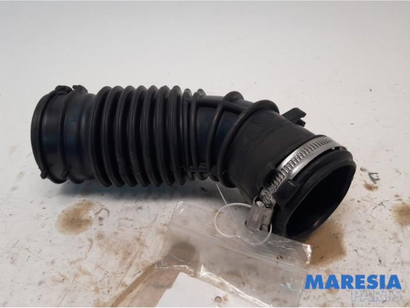 Renault - Kangoo - Air intake hose