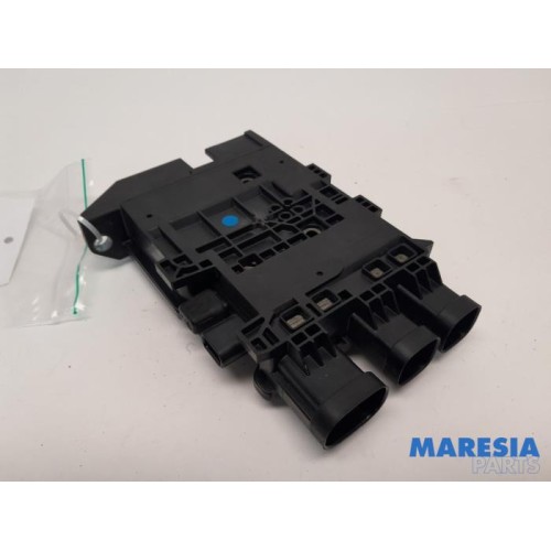Renault - Megane - Voltage regulator