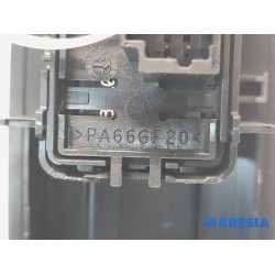 Renault - Megane - Electric window switch