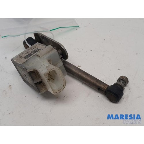 Renault - Megane - Headlight motor