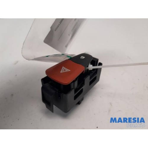 Renault - Megane - Panic lighting switch