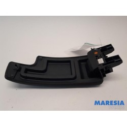 Renault - Megane - Armrest